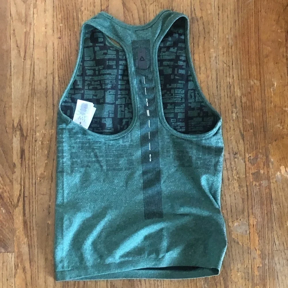 NWOT Reebok Workout Tank - Picture 2 of 2